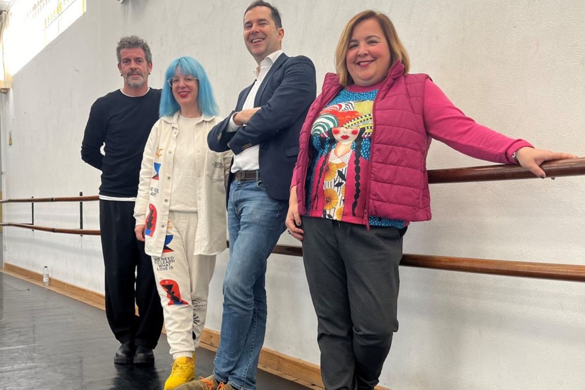 Visita do director da Axencia Galega das Industrias Culturais aos ensaios da coproducións 'Dique'
